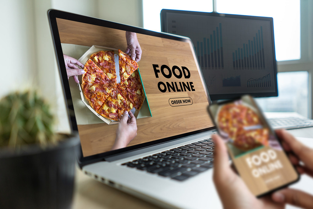 Website Gratis vs Website Profesional: Mana yang Tepat untuk UMKM?